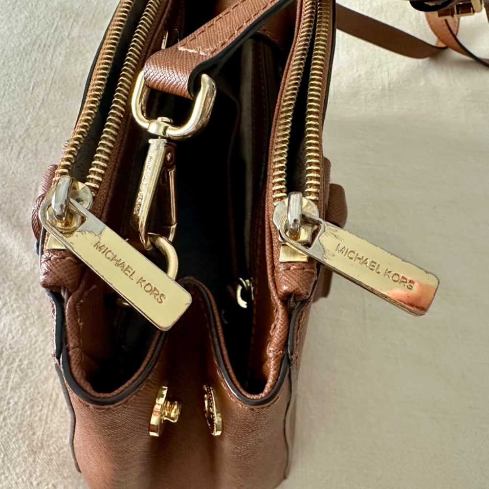 Michael Kors small Sutton Brown Saffiano Leather satchel - Picture 4 of 7